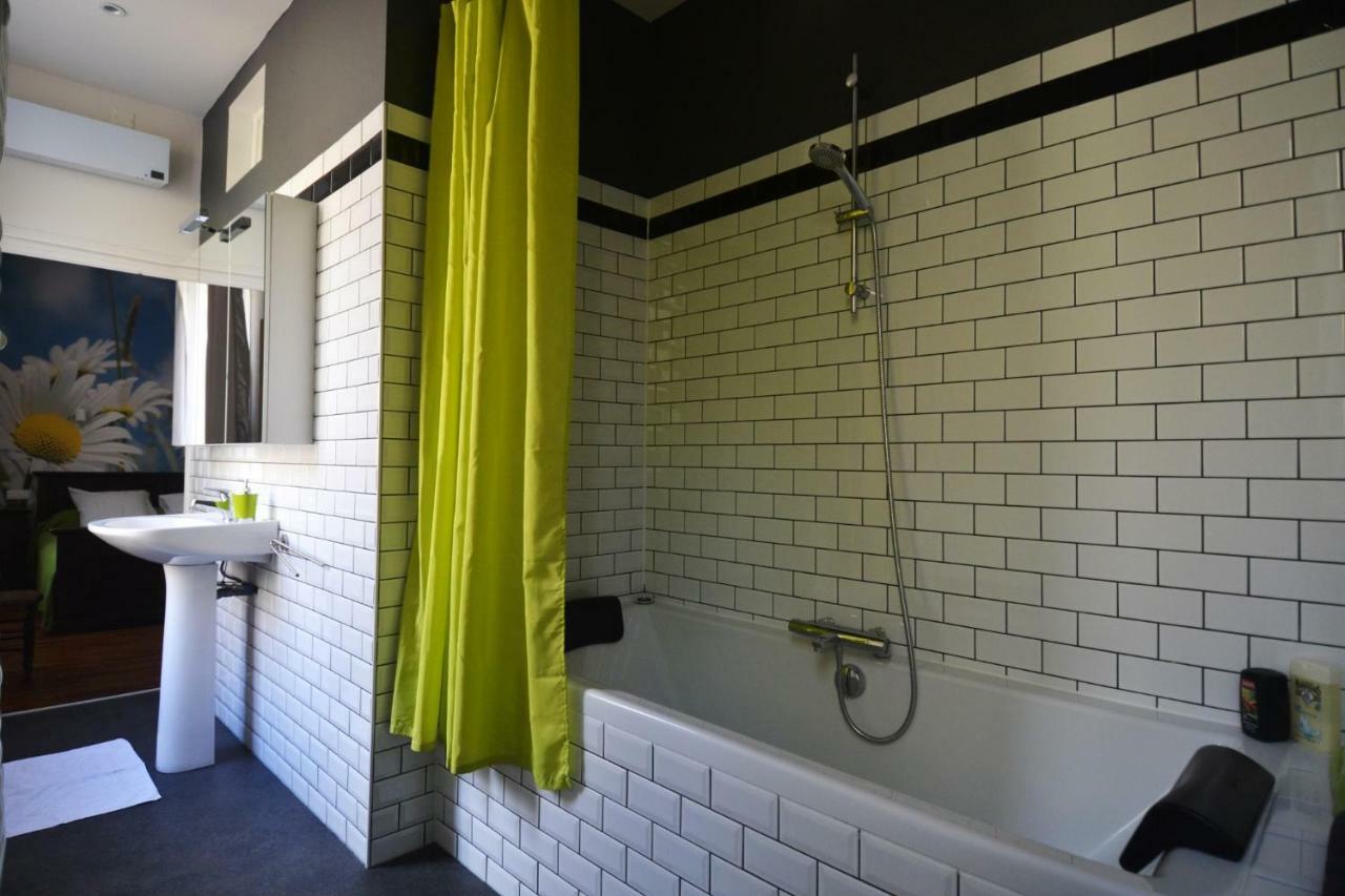 Chambre Double Classique avec Baignoire et Douche